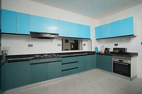 Lux Suites Platinum Oak Residency