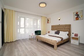 Lux Suites Platinum Oak Residency