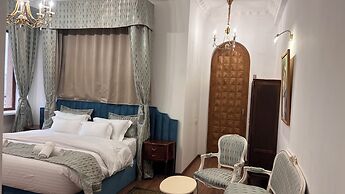 Otyak Plaza Hotel