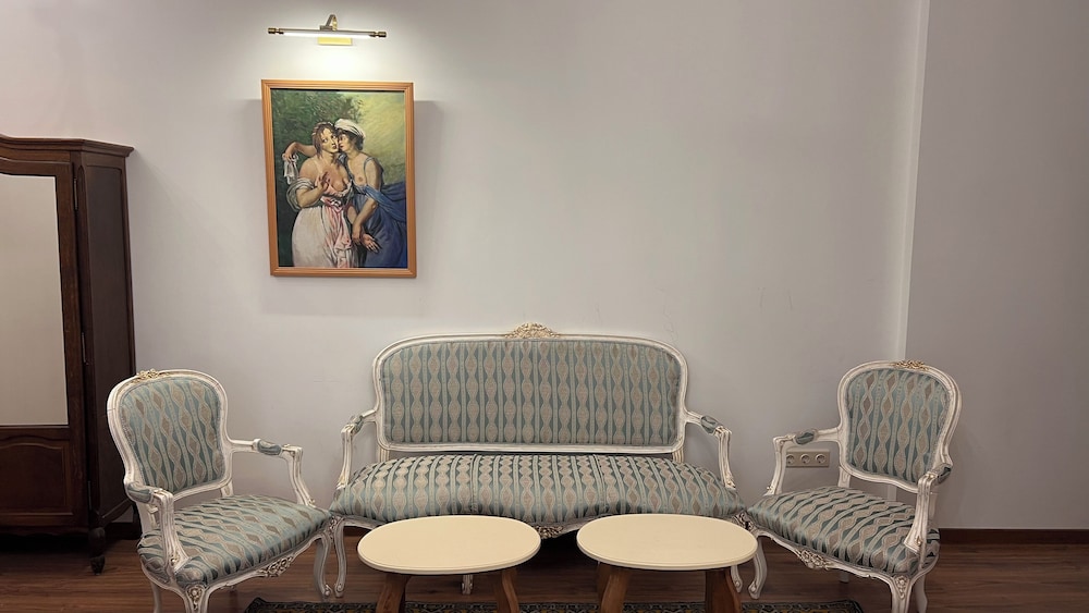 Otyak Plaza Hotel