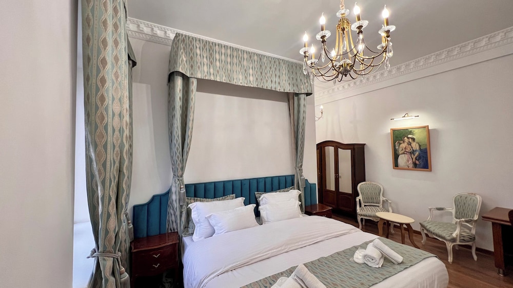 Otyak Plaza Hotel