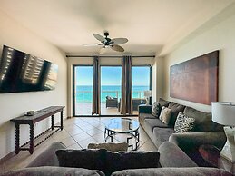 Beach Bliss Retreat 2BR Beachfront Condo