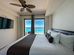 Beach Bliss Retreat 2BR Beachfront Condo