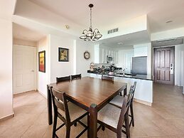 Beach Bliss Retreat 2BR Beachfront Condo