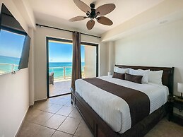 Beach Bliss Retreat 2BR Beachfront Condo