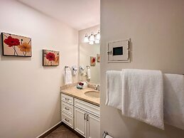 Beach Bliss Retreat 2BR Beachfront Condo