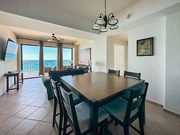 Beach Bliss Retreat 2BR Beachfront Condo