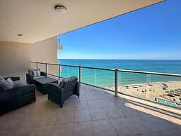 Beach Bliss Retreat 2BR Beachfront Condo