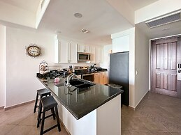 Beach Bliss Retreat 2BR Beachfront Condo
