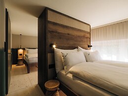 KURVE Apartments & Lounge