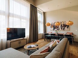 KURVE Apartments & Lounge