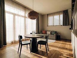 KURVE Apartments & Lounge