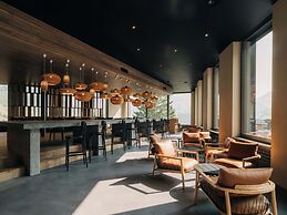 KURVE Apartments & Lounge