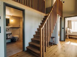 KURVE Apartments & Lounge