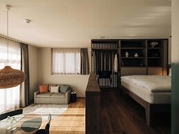 KURVE Apartments & Lounge