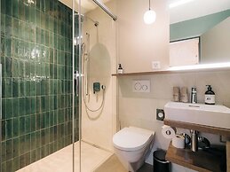 KURVE Apartments & Lounge