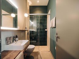 KURVE Apartments & Lounge