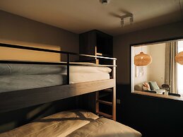KURVE Apartments & Lounge