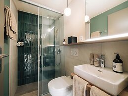 KURVE Apartments & Lounge