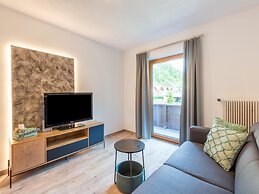 Spacious Apartment With Balcony