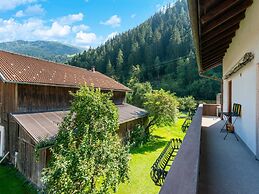 Spacious Apartment With Balcony