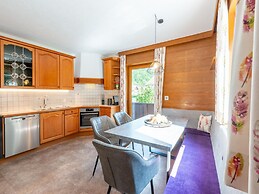 Spacious Apartment With Balcony