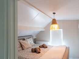 Cozy Villa w/ Sauna and BBQ