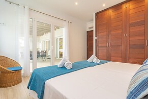 Cala Llonga - Villa With Private Pool In Cala D'or