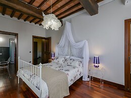 Timeless Tuscan Holiday Stay