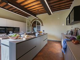 Timeless Tuscan Holiday Stay