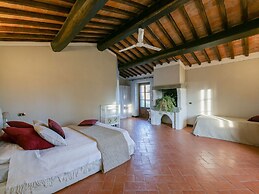 Timeless Tuscan Holiday Stay