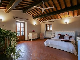 Timeless Tuscan Holiday Stay