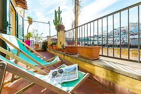 Panoramic Penthouse in Largo Baracche by Wonderful Italy
