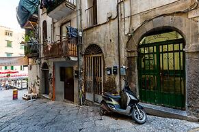 Panoramic Penthouse in Largo Baracche by Wonderful Italy