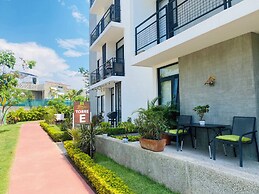 Bambu Residencial with Pool Near Beach
