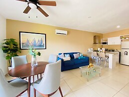 Bambu Residencial with Pool Near Beach