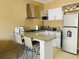 Bambu Residencial with Pool Near Beach