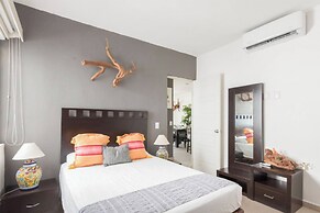Bambu Residencial with Pool Near Beach