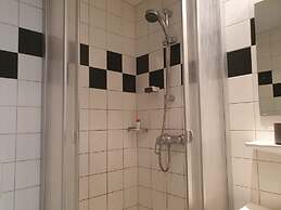 Affordable Central Rooms Near U3