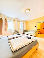 Affordable Central Rooms Near U3