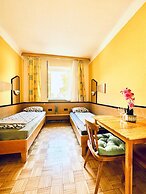 Affordable Central Rooms Near U3