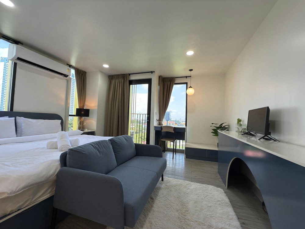Breezewood Bangkok Hotel