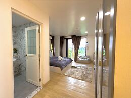 Breezewood Bangkok Hotel