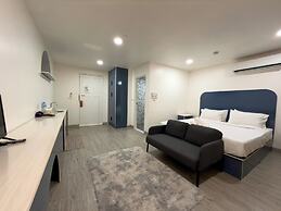 Breezewood Bangkok Hotel