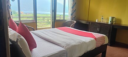 Hotel August International
