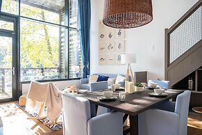 Sky Pad: Lakeside Retreat