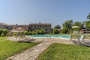 Farmhouse in Carpegna With Private Pool