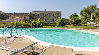 Farmhouse in Carpegna With Private Pool
