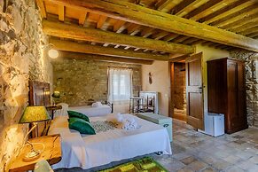 Farmhouse in Carpegna With Private Pool
