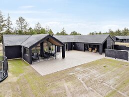 5 Star Holiday Home in Romo